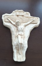 Kruzifix mit Skulptur