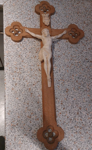 Holzkreuz mit jesus - holzkreuz,