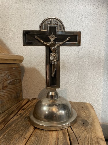 Altes kruzifix mit - kruzifix,, jesus